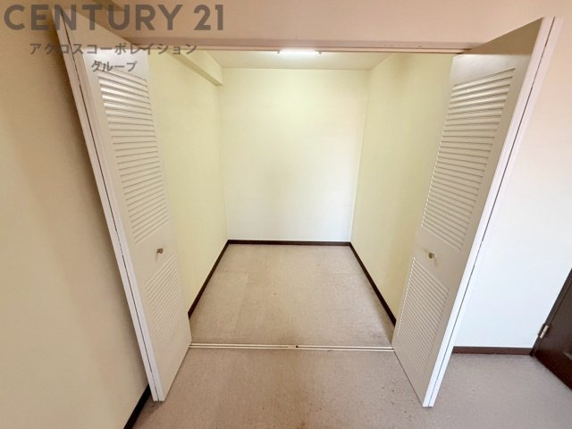 メゾネット2階建、フルリノベーション予定！こちらはリノベ前の写真になります。