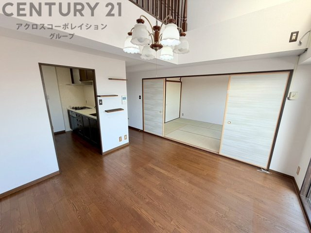 メゾネット2階建、フルリノベーション予定！こちらはリノベ前の写真になります。