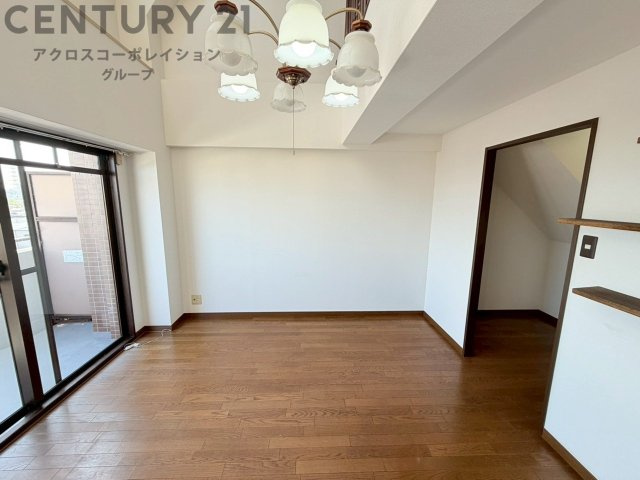 メゾネット2階建、フルリノベーション予定！こちらはリノベ前の写真になります。