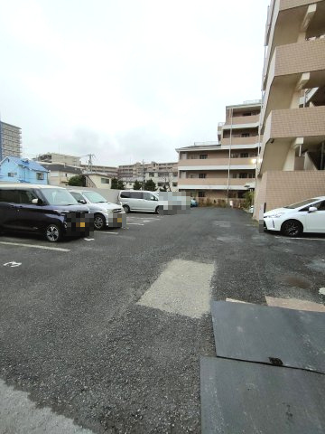 【駐車場】