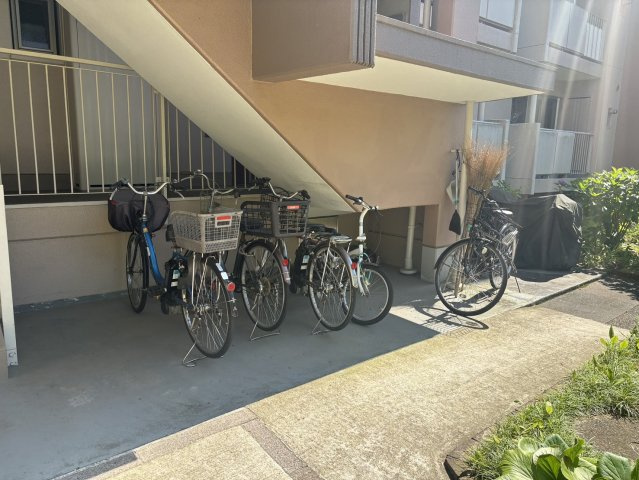 駐輪場は無償です。