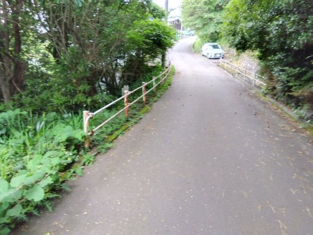 角地なので陽当たり良好で解放感があります。　