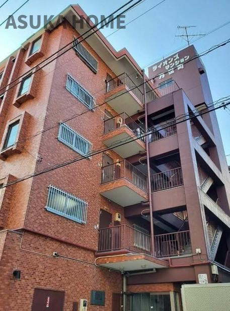 駅からフラットの道なので、ベビーカーでもラクラクです♪