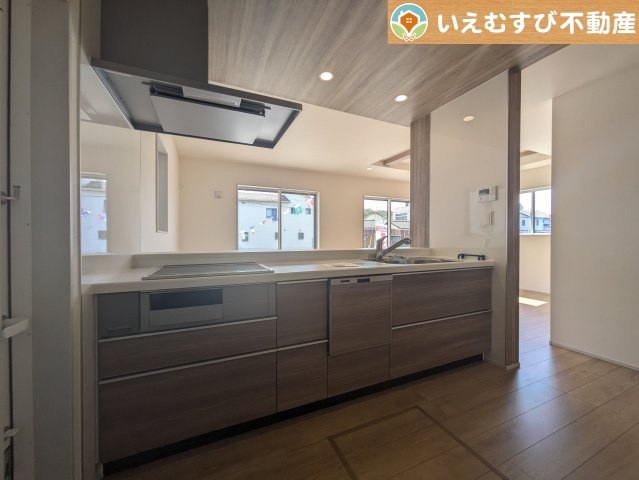 食器洗乾燥機付で忙しいママをサポート　洗い物時間が短縮できて、その分家族や自分の時間が増えますね♪