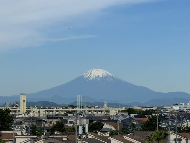 空気が澄んでいる日は世界遺産の富士山を堂々と望みます