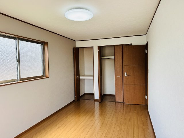 ～収納力の高いクローゼット完備～