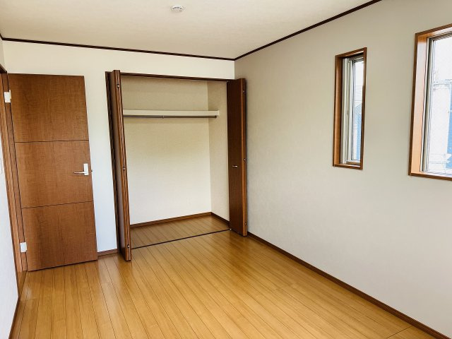 ～収納力の高いクローゼット完備～