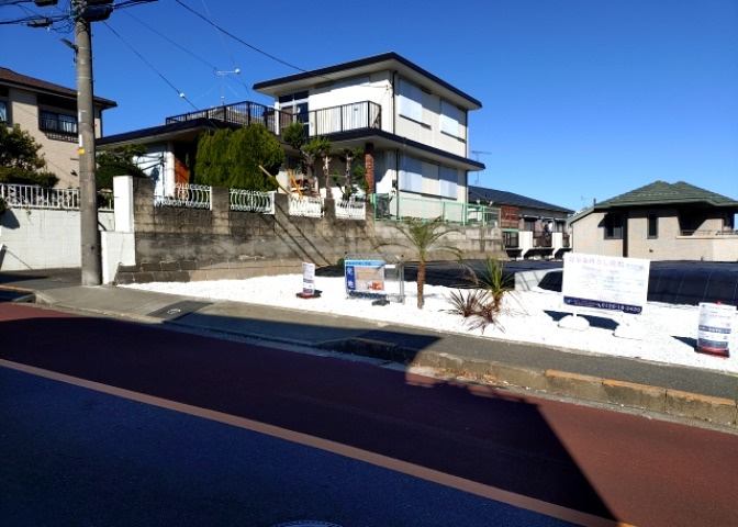 人が暮らすうえで日光は大切な要素となります。日当たりの良さは譲れないポイントですね。併せて近くに大きな建築物の建築予定がないか、あるいはそれが可能な土地が近くにないか事前に確認することもお勧めします。