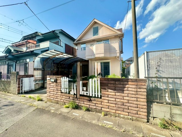 南側道路に面した約39坪の整形地です。陽当り良好で更地渡し・建築条件なしのお土地です。周辺環境の利便性が高く、お好みのハウスメーカーで自由な建築が可能です。是非現地ご覧ください♪