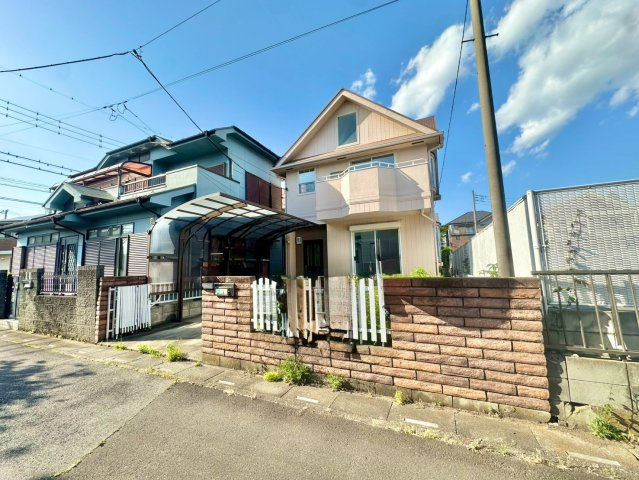 南側道路に面した約39坪の整形地です。陽当り良好で更地渡し・建築条件なしのお土地です。周辺環境の利便性が高く、お好みのハウスメーカーで自由な建築が可能です。是非現地ご覧ください♪