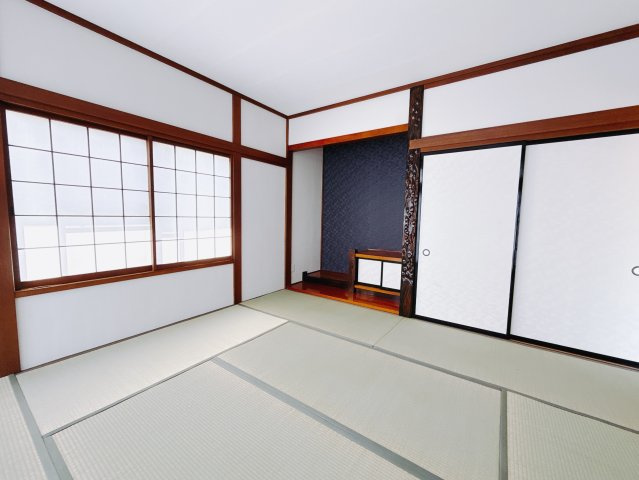 ■1階和室｜和室を書斎にしたり、冬にはコタツを敷いて家族みんなで年越しをするのもいいですね。家族みんなのお気に入りの空間になります♪