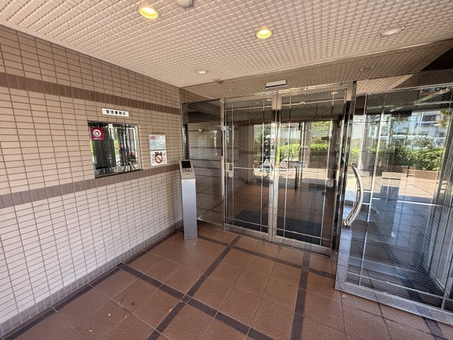 落ち着いたエントランスです