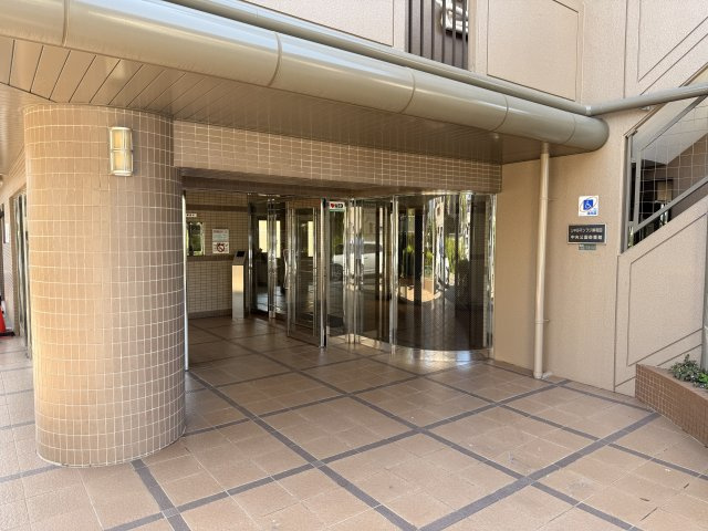 清潔なエントランスです