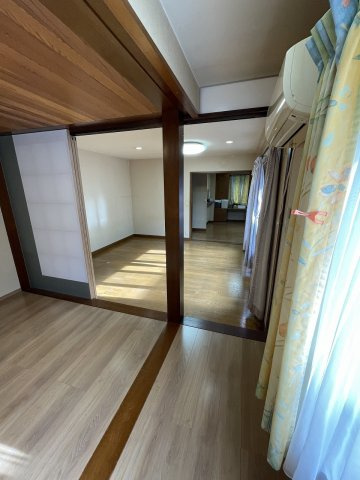 洋室～リビング～ダイニング