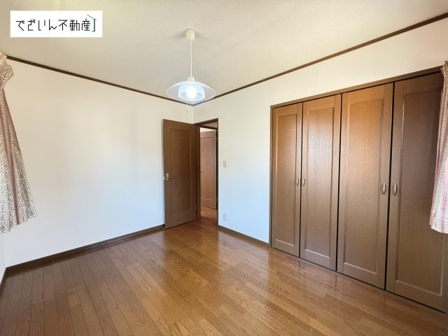 現地(2026年7月撮影)　2階6帖洋室