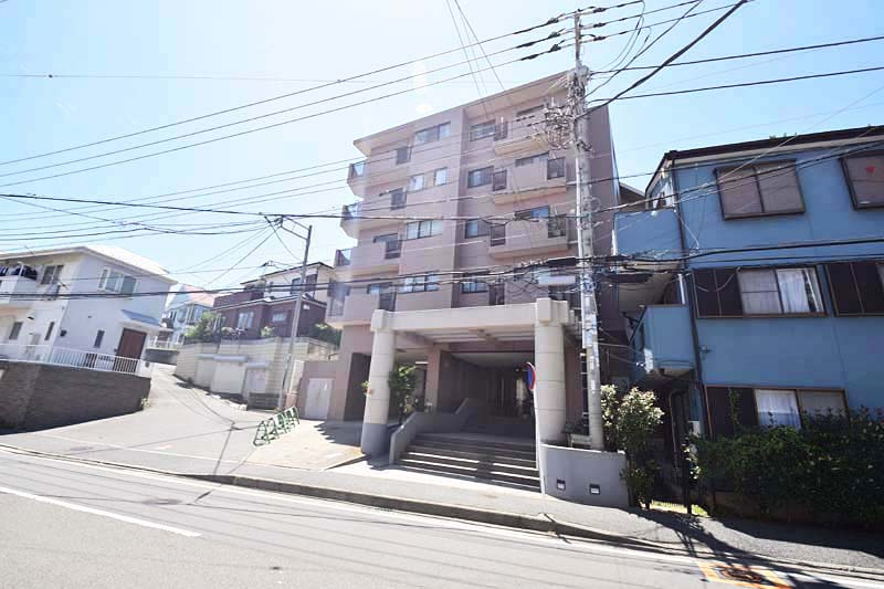 周辺にはスーパーやコンビニが揃い生活利便性の高い立地☆彡