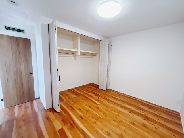 ■2階洋室｜2階各居室には収納をご用意しています♪常にお部屋を綺麗に保てます！小さなお子様も自然とお片付けができるようになるのでうれしいですよね！