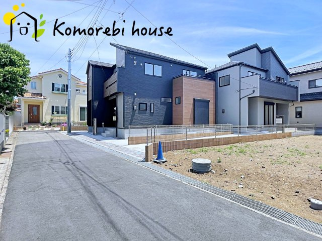 前面道路含む現地写真です