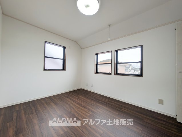 【Private　Room】◆洋室◆7.5帖と6帖の洋室を配置。寝室や子ども部屋、ワークスペースなど、生活スタイルに合わせて使い分けられます。