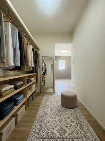 洋室にはウォークインクローゼットがあり、荷物の多い方でも安心です。※画像はイメージです。