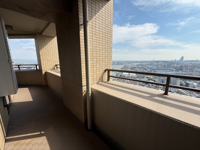 【バルコニー】全部屋に面している約37.7平米で広々としたバルコニー！