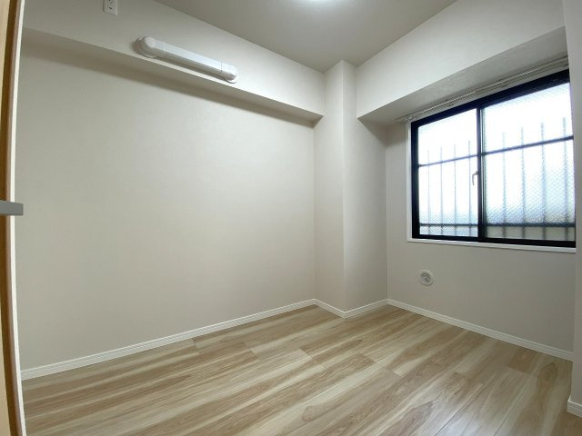 洋室4.0帖　間取り図左上の部屋
