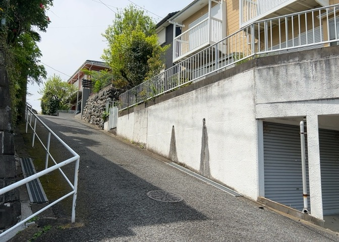 物件の詳細については、現地を見てわかること以外に、役所や法務局などで調べないとわからないことがあります。そのため、現地に行く場合は、もしこの物件を買ったらどのような生活ができるかをイメージしましょう。