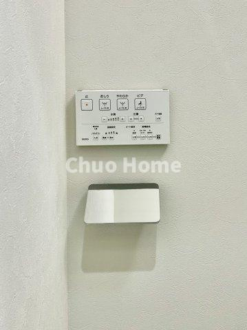 【ウォシュレット】清潔に使いたいお手洗いには最適な設備です。もちろんウォームレットも標準装備です。
