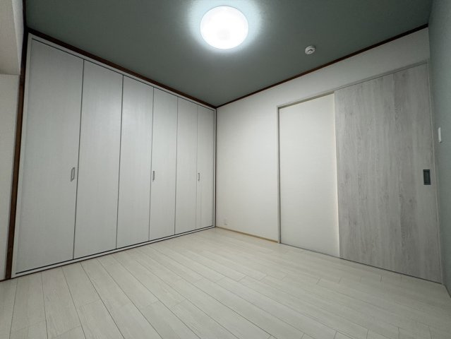 北側洋室（6.0帖）です。