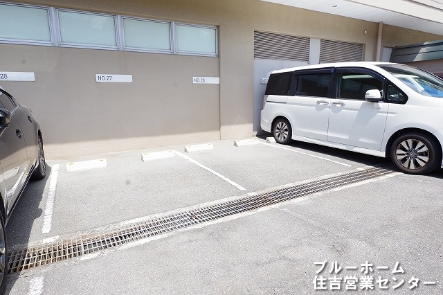 敷地内にある駐車場です！