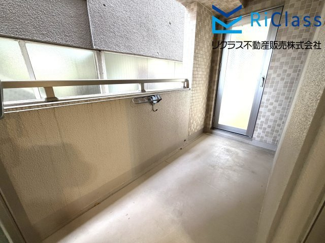 お洗濯にも便利な洗面室側バルコニー