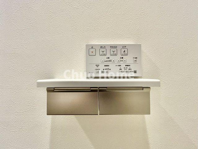 【ウォシュレット】清潔に使いたいお手洗いには最適な設備です。もちろんウォームレットも標準装備です。