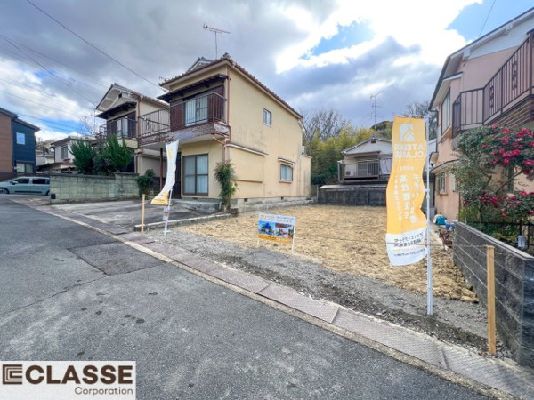 【城陽市寺田宮ノ谷 売土地 建築条件付きの前面道路含む現地写真】