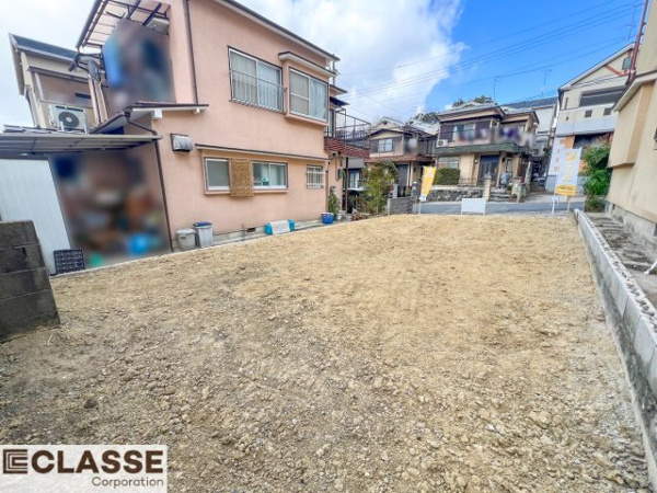 【城陽市寺田宮ノ谷 売土地 建築条件付きの前面道路含む現地写真】