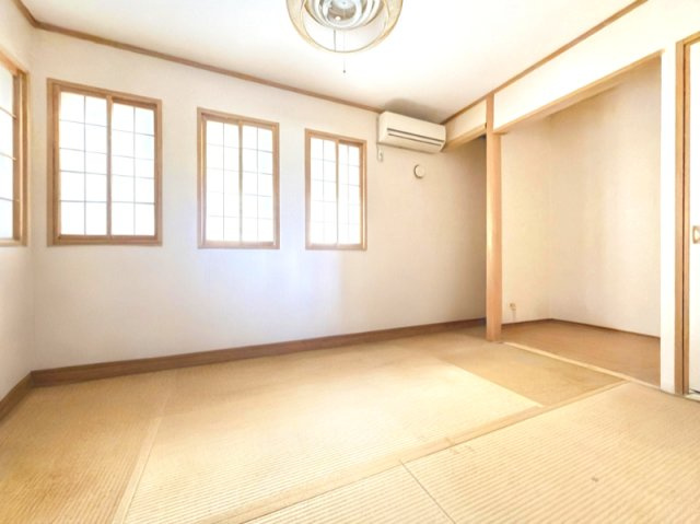 1階和室（CGにて家具消し）。南側には広縁（縁側よりも奥行のある板間）があり、明るい光が差し込みます。