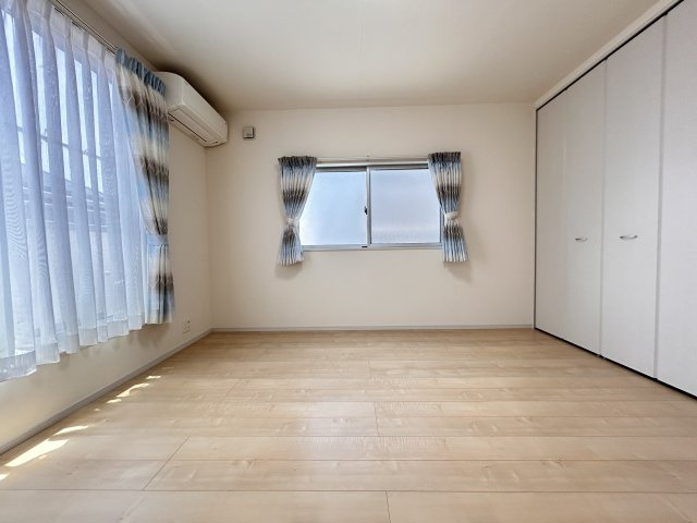 各室2面採光で明るい室内♪