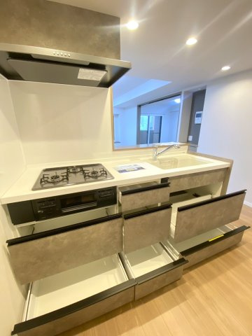キッチン収納も充実です◎