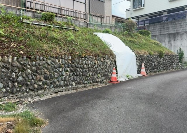 土地を買う際、住む地域の自治体や福祉の補助制度にも注目してみましょう。子供や老人の医療補助やゴミ出しのルールなど、自治体によってルールに大きな違いがあるため、暮らしやすい土地で判断するとよいでしょう。