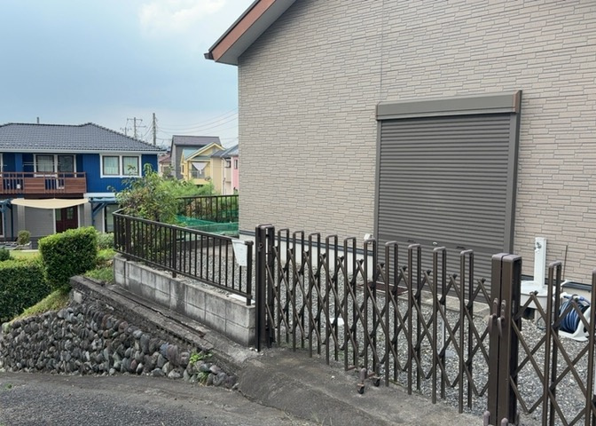 家を建てる前提で土地を探している場合、地盤の丈夫さは譲れない条件の一つです。地盤が脆弱だと追加工事が必要となります。また、過去に地盤沈下や液状化現象を起こした土地は、できるだけ避けた方がいいでしょう。