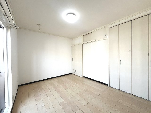 6帖洋室の収納と天袋