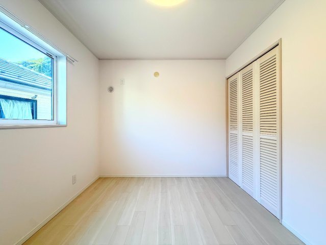 ◆柔らかい陽光が差し込む明るいお部屋を演出する設計。彩光の取れる窓が気持ちの良いお部屋を創り上げます。