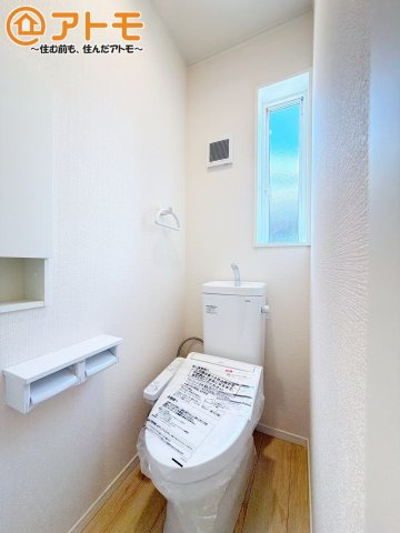 年代を問わず使いやすい洗浄機能付きトイレ！