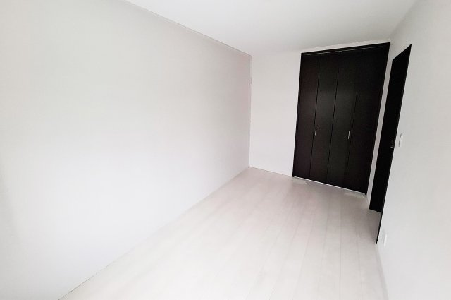 洋室2：子供部屋や趣味部屋など様々な用途に使える約5.62帖の洋室。