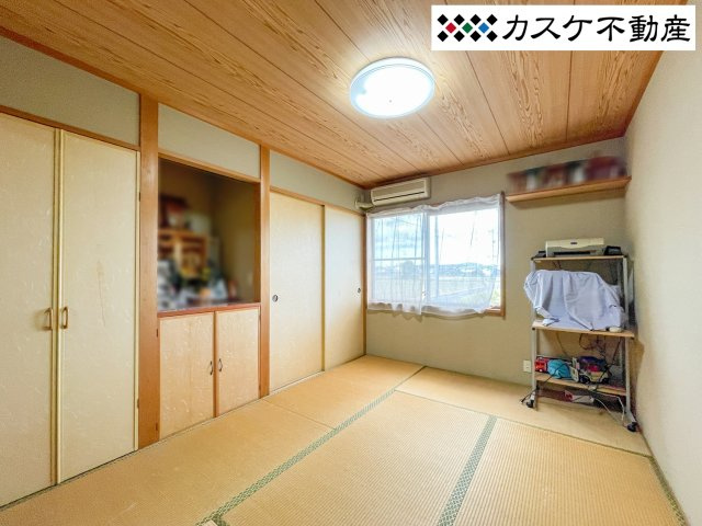 収納力もしっかりある6帖の続き和室。建具を開ければ12帖分◎