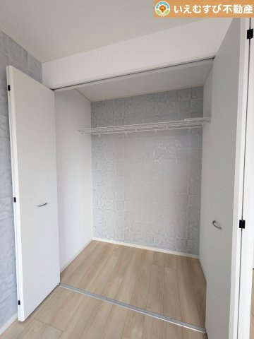 大容量の収納スペースで住空間もスッキリ広々　収納がたっぷり付いていれば、お部屋がすっきり保てて気持ちが良いですね♪
