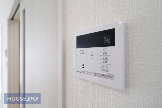 【温水設備】現地完成写真。給湯スイッチ付きで温度調整もラクラクです。