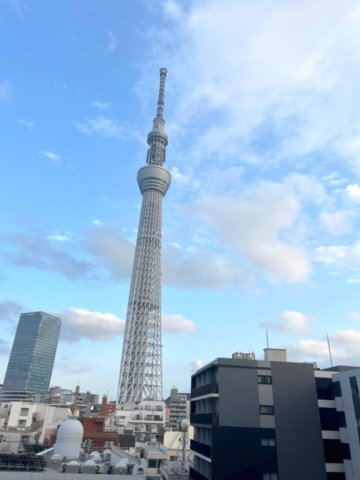 バルコニーからはド迫力の東京スカイツリー！　是非現地で体感してください♪