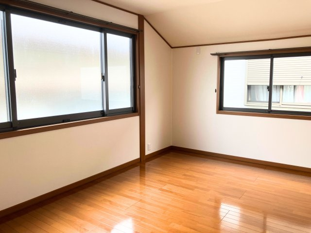 2階洋室約7.5帖