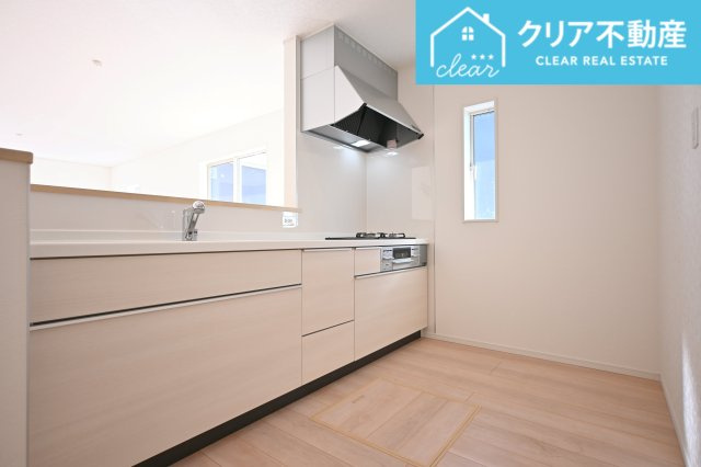 対面タイプならキッチン内にいながらご家族やお客様との会話が楽しめます