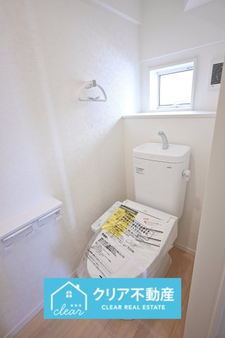 シャワー＆暖房便座付きのトイレです！